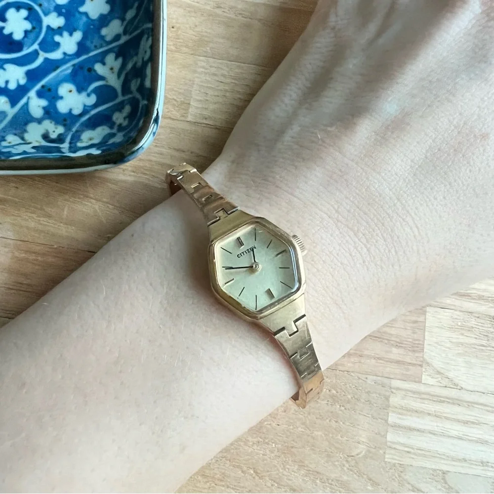 Vintage citizen ladies hexagonal gold tone winding mechanical dress watch